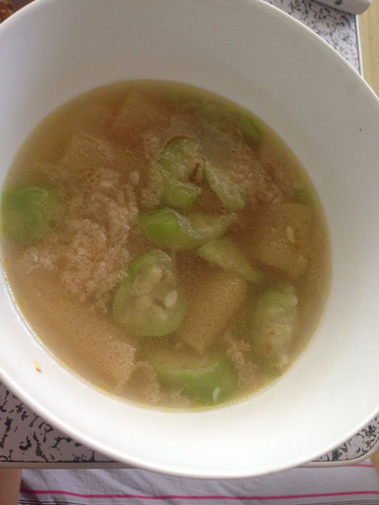 竹荪烧丝瓜超鲜汤的做法