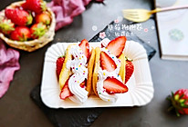 #馅儿料美食，哪种最好吃#草莓抱抱卷的做法