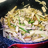 神鲜美味~蘑菇冬笋榨菜肉丝炒豆干的做法图解12