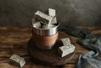 黑芝麻牛轧糖#年饭要飘香，就用外婆乡#的做法
