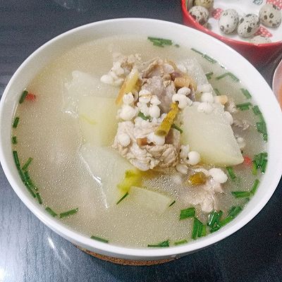 煲一锅排骨冬瓜薏米汤