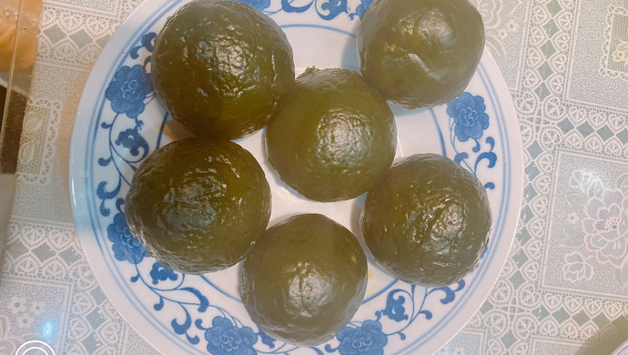 清香可口的艾青团子