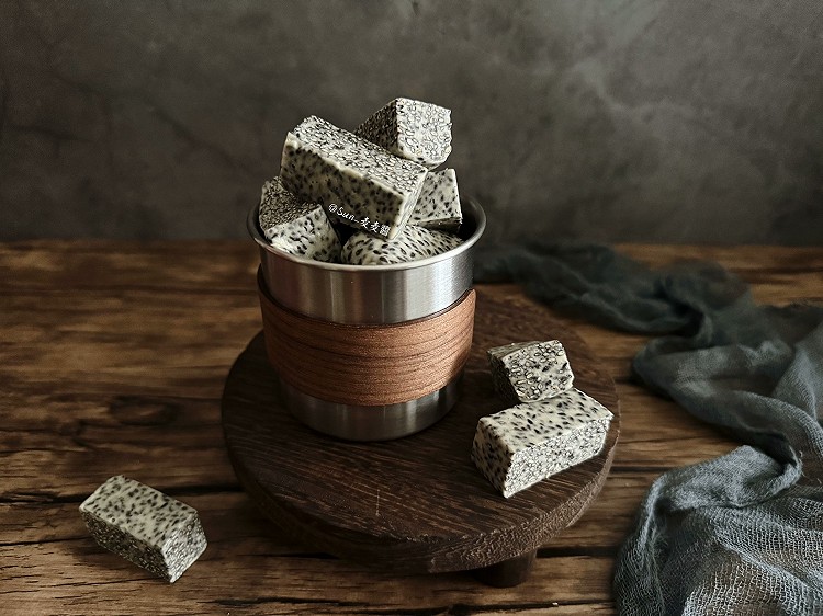 黑芝麻牛轧糖的做法