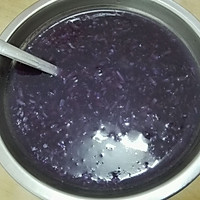 紫薯粥的做法图解1