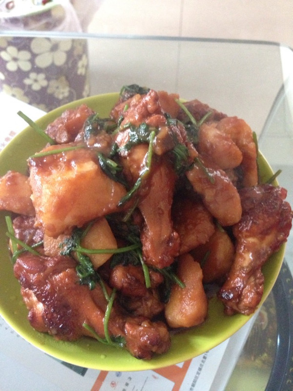 红烧鸡翅炖土豆