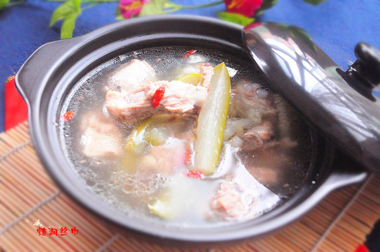 夏季清汤---排骨瓠瓜汤的做法