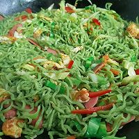 炒手工菠菜手打面的做法图解4