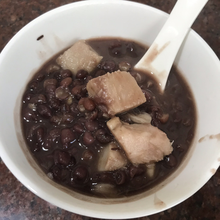 红豆芋头汤的做法