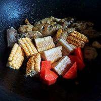 香菇玉米鸡翅煲的做法图解9