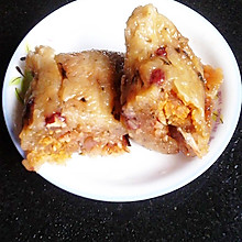 传统蛋黄五香咸肉粽子