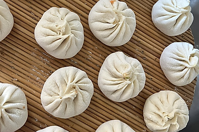 芹菜牛肉包子