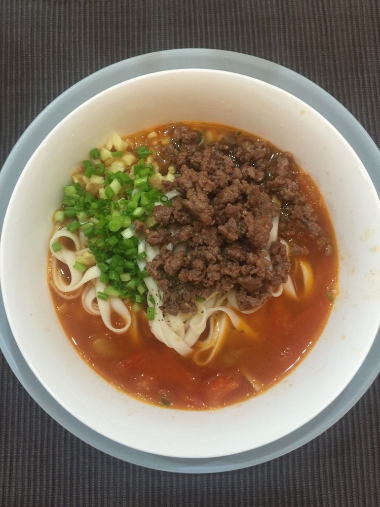 西红柿牛肉面的做法