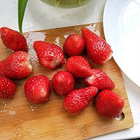 草莓奶昔的做法图解3