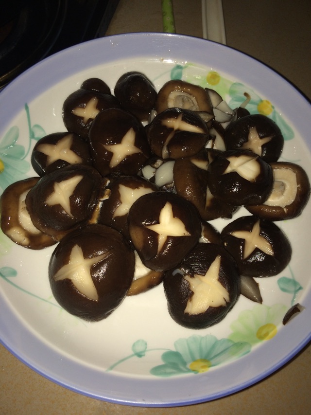 鲜菇炒肉的做法图解2