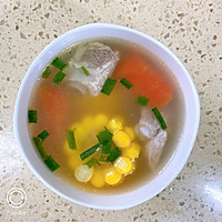 胡萝卜玉米排骨汤的做法图解6