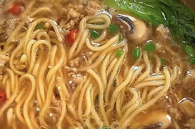 口蘑肉末汤面