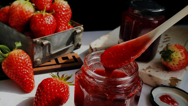 草莓果酱，留住冬天的美味的做法