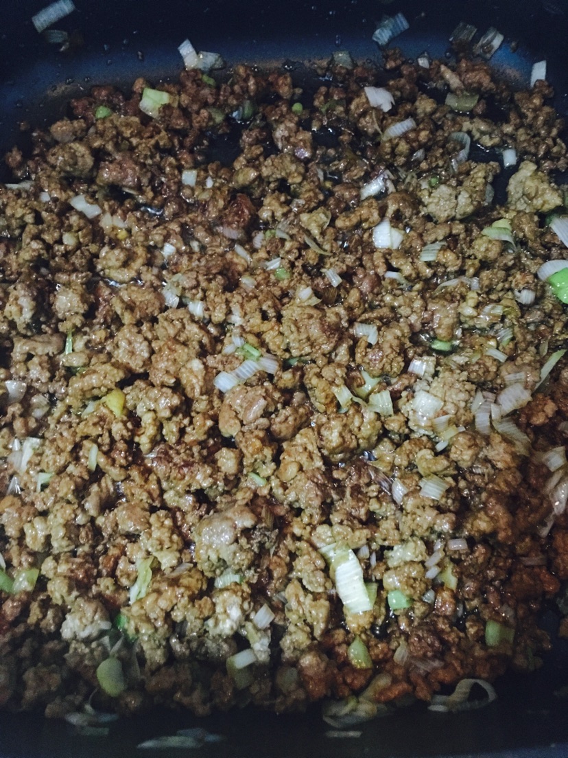 菠菜酱肉包子的做法图解2