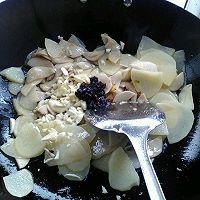 杏鲍菇炒土豆片的做法图解5