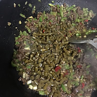 酸豆角炒牛肉粒的做法图解7