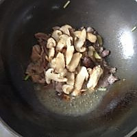 新鲜松茸炒肉片的做法图解8