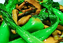 下饭简单好吃香菇炒上海青(油菜)的做法