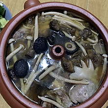 菌菇汽锅鸡