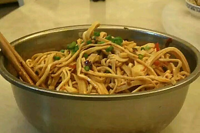 凉拌豆腐皮