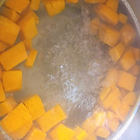 夏天要多喝的一款汤#南瓜米粥的做法图解4