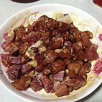 洋芋鲜肉焖饭的做法图解1