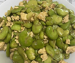 蚕豆炒鸡蛋的做法