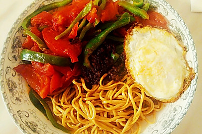 番茄拌面（羊哥哥超级简单黑暗料理）