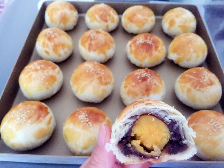 蛋黄酥的做法