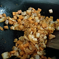 韩式风味––泡菜猪肉炸面包的做法图解6