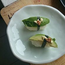 牛油果寿司