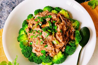 西兰花蚝油牛肉卷