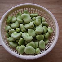 剁椒蚕豆的做法图解2