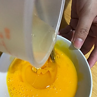 戚风蛋糕的做法图解2