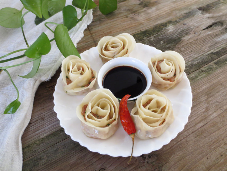 0技巧高颜值——玫瑰花饺子的做法
