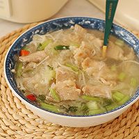 酸菜炖滑肉的做法图解12
