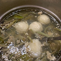 莼菜肉沫丸子汤的做法图解3