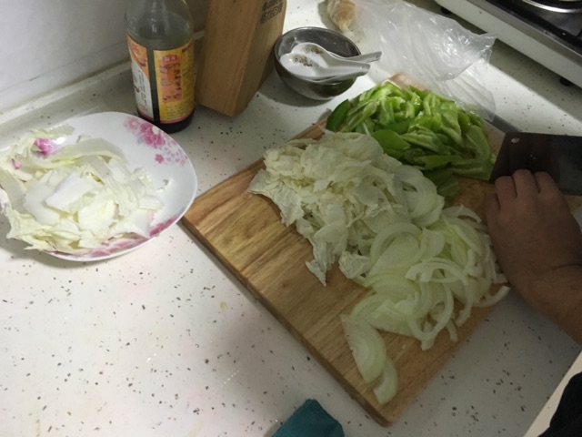 韩式辣炒八爪鱼^_^的做法图解2