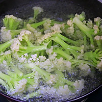 • 干锅花菜• 好吃的秘诀的做法图解3