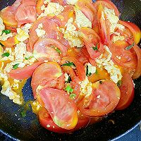 #解腻开胃就吃它#家常版西红柿炒鸡蛋的做法图解4