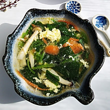 菠菜番茄菌菇汤