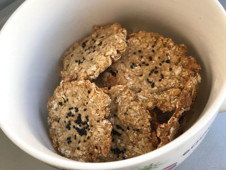 百分百燕麦黑芝麻饼干的做法