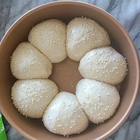 #憋在家里吃什么#花环小餐包的做法图解10