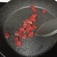 #换着花样吃早餐#营养好美味---土豆腊肠虾仁炒饭的做法图解3
