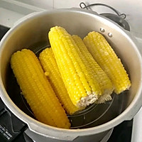 煮玉米的做法图解2