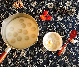 牛奶汤圆—加蛋版的做法